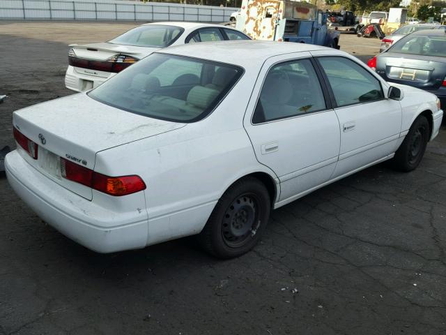 JT2BG22K910588926 - 2001 TOYOTA CAMRY CE WHITE photo 4