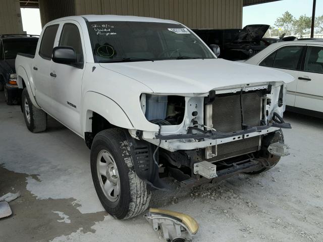 3TMLU42NX6M006587 - 2006 TOYOTA TACOMA DOU WHITE photo 1