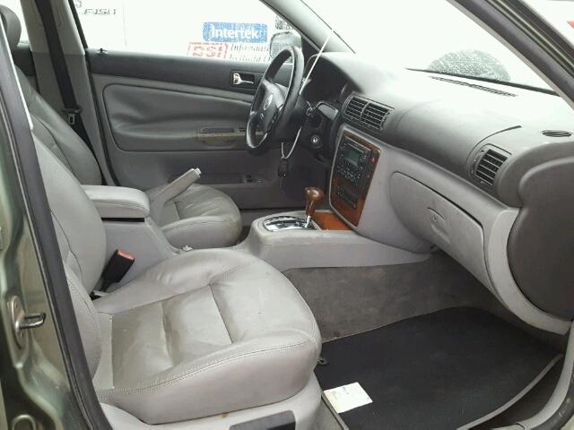 WVWRH63B34P109047 - 2004 VOLKSWAGEN PASSAT GLX GREEN photo 5