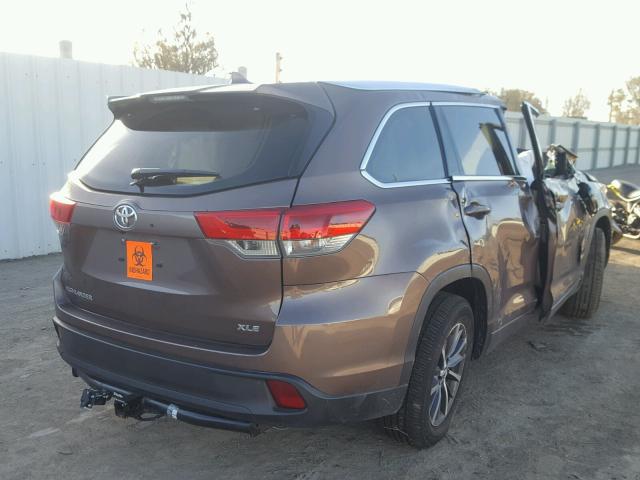 5TDKZRFH6HS233938 - 2017 TOYOTA HIGHLANDER BROWN photo 4