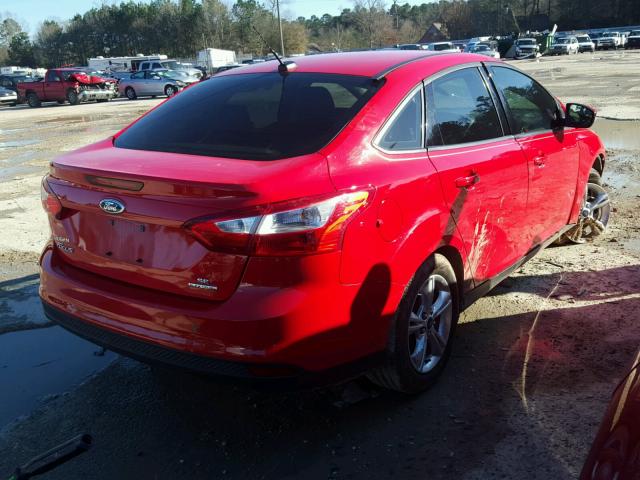 1FADP3F26EL317946 - 2014 FORD FOCUS SE RED photo 4