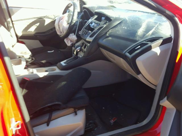 1FADP3F26EL317946 - 2014 FORD FOCUS SE RED photo 5