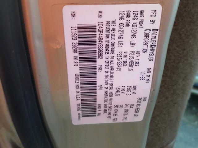 1C4GP44R4YB606962 - 2000 CHRYSLER TOWN & COU GOLD photo 10