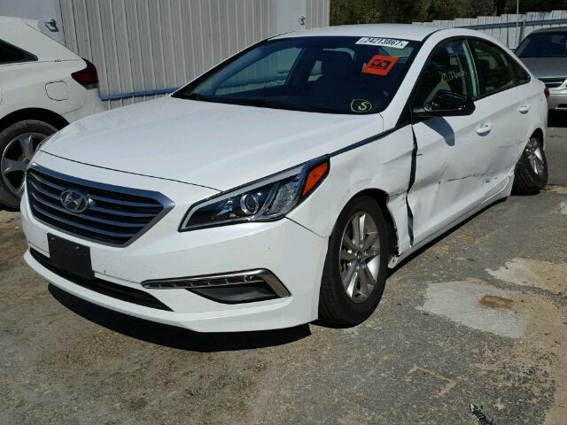 5NPE24AFXFH153197 - 2015 HYUNDAI SONATA SE WHITE photo 2