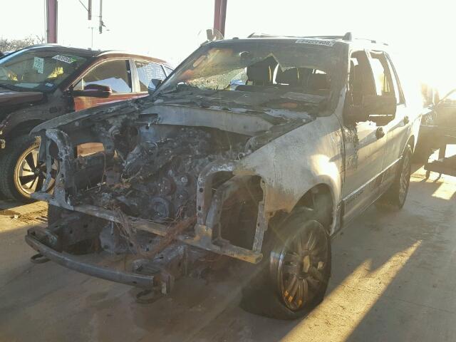 5LMJJ2H50EEL08205 - 2014 LINCOLN NAVIGATOR შავი ფოტო 2