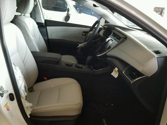 4T1BK1EB3JU267576 - 2018 TOYOTA AVALON XLE WHITE photo 5