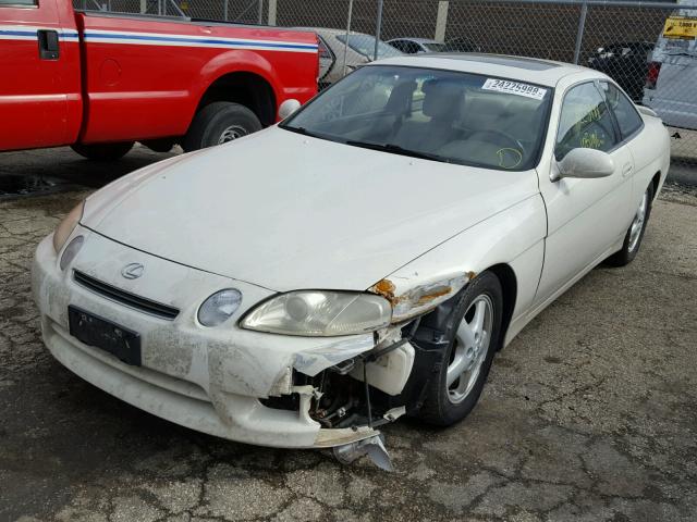 JT8CH32YXX1001993 - 1999 LEXUS SC 400 WHITE photo 2