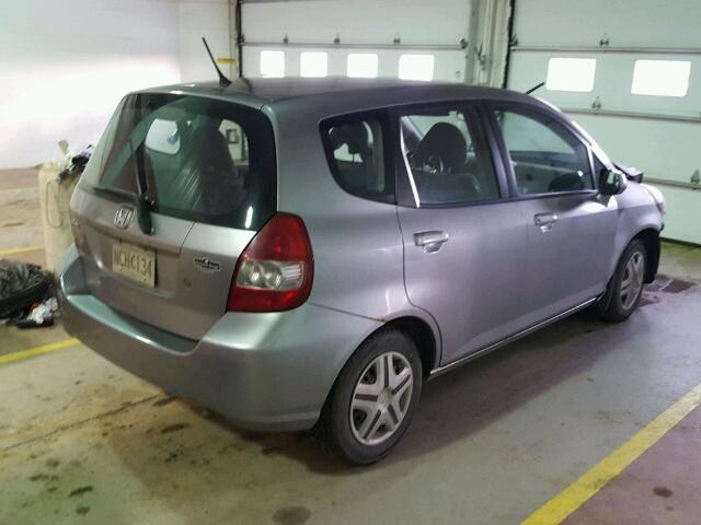 JHMGD38488S812690 - 2008 HONDA FIT GRAY photo 4