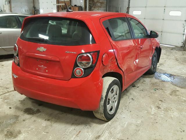 1G1JA6SHXE4113566 - 2014 CHEVROLET SONIC LS RED photo 4