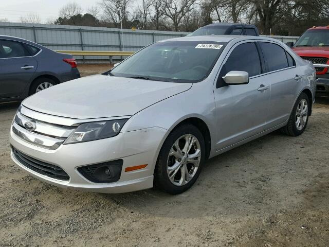 3FAHP0HA8CR322617 - 2012 FORD FUSION SE SILVER photo 2