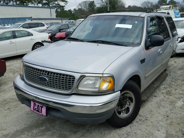 1FMRU156XYLA13844 - 2000 FORD EXPEDITION SILVER photo 2