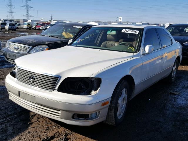 JT8BH28F7W0104322 - 1998 LEXUS LS 400 WHITE photo 2