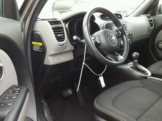 KNDJP3A57F7184462 - 2015 KIA SOUL + GRAY photo 9