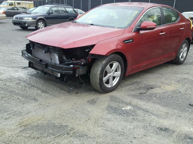 5XXGM4A70FG381927 - 2015 KIA OPTIMA LX RED photo 2