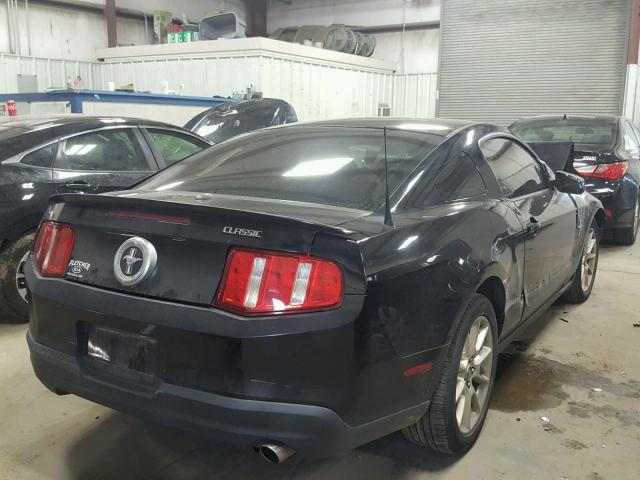 1ZVBP8AN1A5121473 - 2010 FORD MUSTANG BLACK photo 4