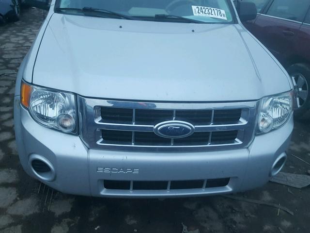 1FMCU02Z48KA90326 - 2008 FORD ESCAPE XLS SILVER photo 7