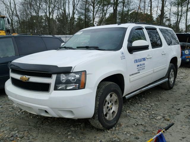 1GNSKHE38BR345920 - 2011 CHEVROLET SUBURBAN K WHITE photo 2