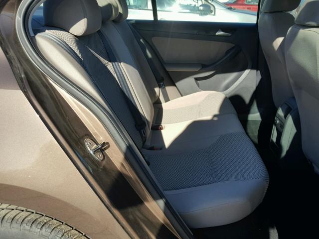 3VW1K7AJXEM410093 - 2014 VOLKSWAGEN JETTA BASE 棕色 照片 6