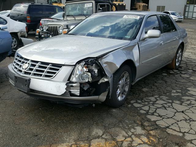 1G6KD57YX6U119894 - 2006 CADILLAC DTS SILVER photo 2