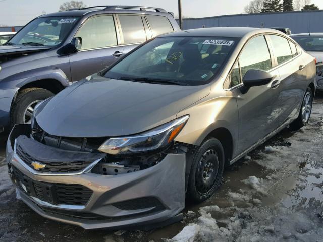 1G1BE5SM4H7229221 - 2017 CHEVROLET CRUZE LT GRAY photo 2