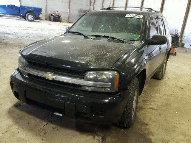 1GNDT13S062118257 - 2006 CHEVROLET TRAILBLAZE BLACK photo 2