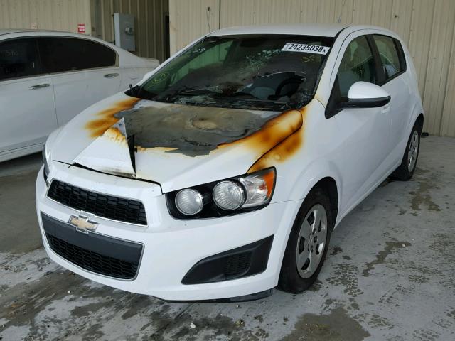 1G1JA6SH6D4162763 - 2013 CHEVROLET SONIC LS WHITE photo 2