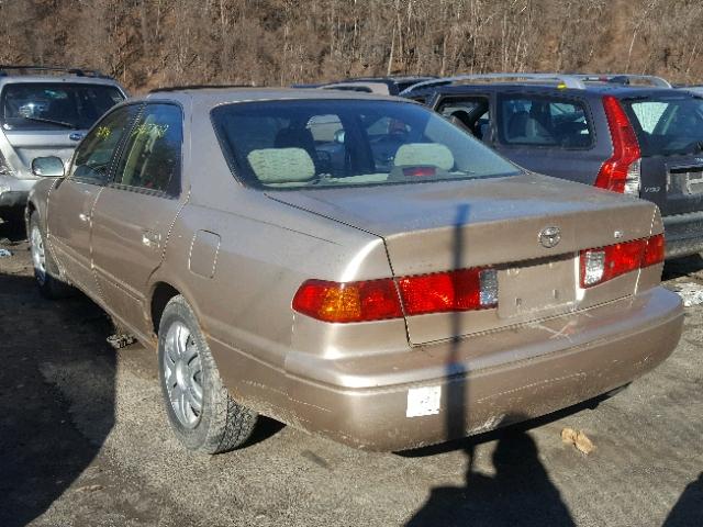 JT2BG22K610545550 - 2001 TOYOTA CAMRY CE GOLD photo 3