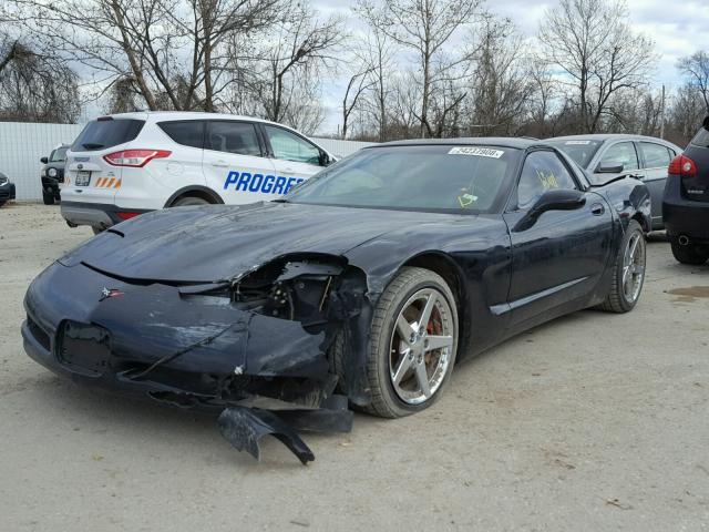 1G1YY22G225132385 - 2002 CHEVROLET CORVETTE BLACK photo 2