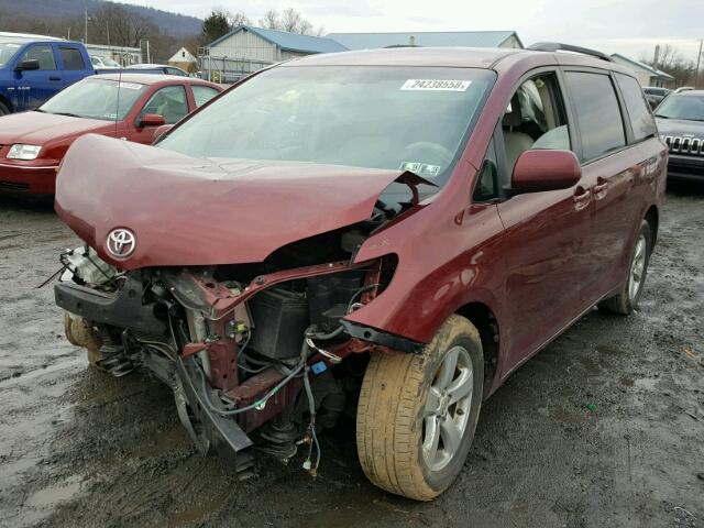 5TDKK3DC0CS252521 - 2012 TOYOTA SIENNA LE MAROON photo 2