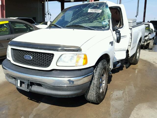 1FTRF17W02NA05923 - 2002 FORD F150 WHITE photo 2