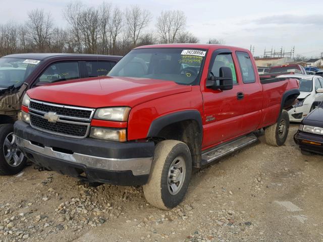 1GCHK39216E116323 - 2006 CHEVROLET SILVERADO RED photo 2