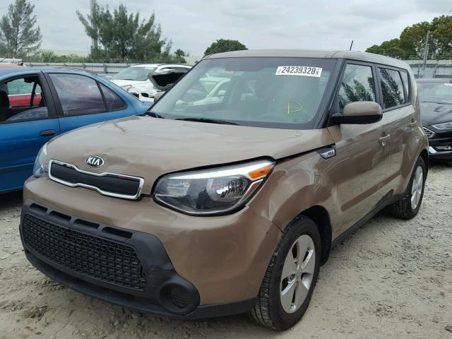 KNDJN2A29F7206452 - 2015 KIA SOUL BROWN photo 2