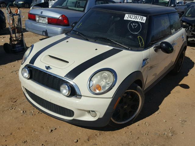 WMWMF735X9TW84869 - 2009 MINI COOPER S WHITE photo 2