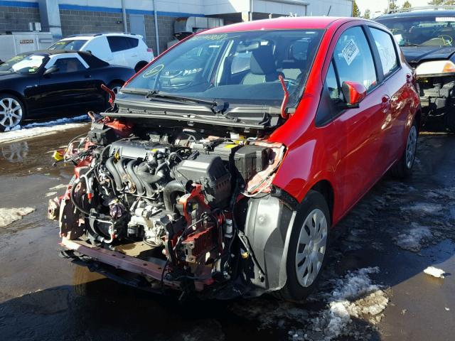 VNKKTUD37FA026178 - 2015 TOYOTA YARIS RED photo 2