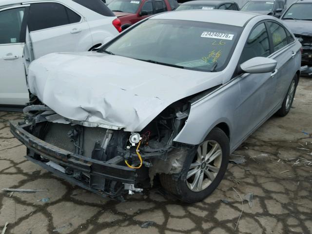 5NPEB4AC9DH722771 - 2013 HYUNDAI SONATA GLS SILVER photo 2