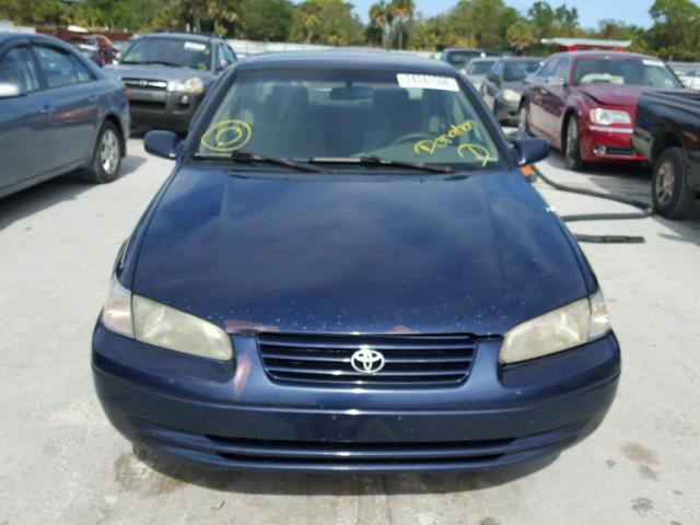 JT2BG22K6X0279505 - 1999 TOYOTA CAMRY LE BLUE photo 9