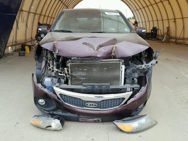 5XYKU4A18BG013507 - 2011 KIA SORENTO EX BURGUNDY photo 9