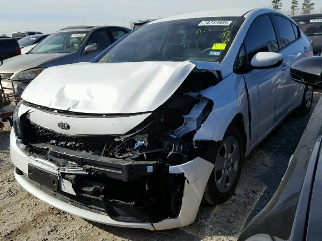 3KPFL4A75HE010837 - 2017 KIA FORTE LX WHITE photo 2