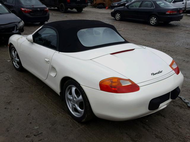 WP0CA2984YU627108 - 2000 PORSCHE BOXSTER WHITE photo 3