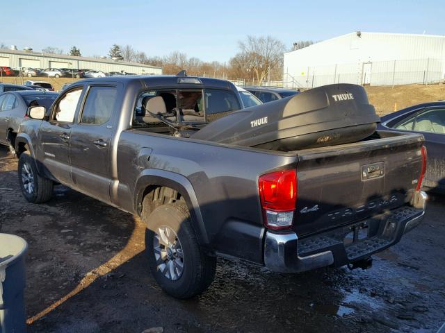 5TFDZ5BN1GX010552 - 2016 TOYOTA TACOMA DOU SILVER photo 3