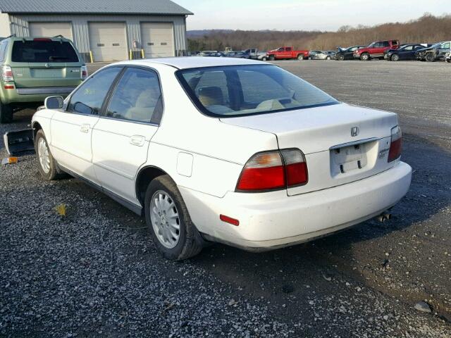 1HGCD5650VA247880 - 1997 HONDA ACCORD EX WHITE photo 3