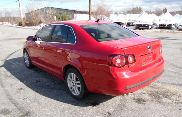 3VWAL7AJ4AM168439 - 2010 VOLKSWAGEN JETTA TDI RED photo 2