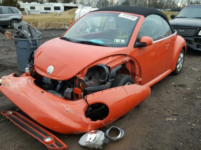 3VWCK21Y13M305951 - 2003 VOLKSWAGEN NEW BEETLE ORANGE photo 2