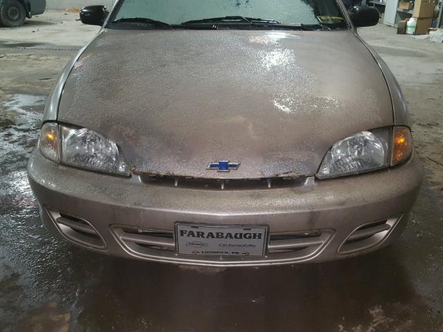 1G1JC524327421772 - 2002 CHEVROLET CAVALIER B TAN photo 9