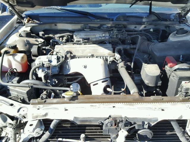 JT2BG22K510570276 - 2001 TOYOTA CAMRY CE WHITE photo 7