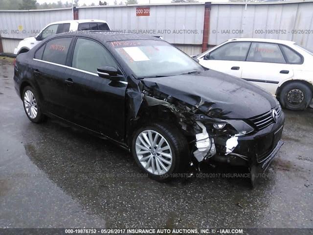 3VW3L7AJ8DM271389 - 2013 VOLKSWAGEN JETTA TDI BLACK photo 4