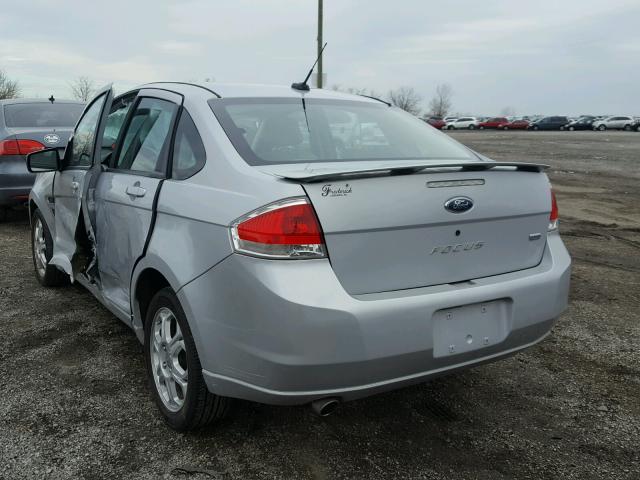 1FAHP35N58W149734 - 2008 FORD FOCUS SE SILVER photo 3