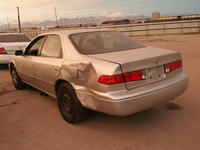 JT2BG22K0Y0406315 - 2000 TOYOTA CAMRY CE SILVER photo 3