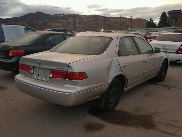 JT2BG22K0Y0406315 - 2000 TOYOTA CAMRY CE SILVER photo 4