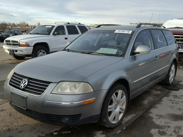 WVWDD63B35E153469 - 2005 VOLKSWAGEN PASSAT GLS SILVER photo 2